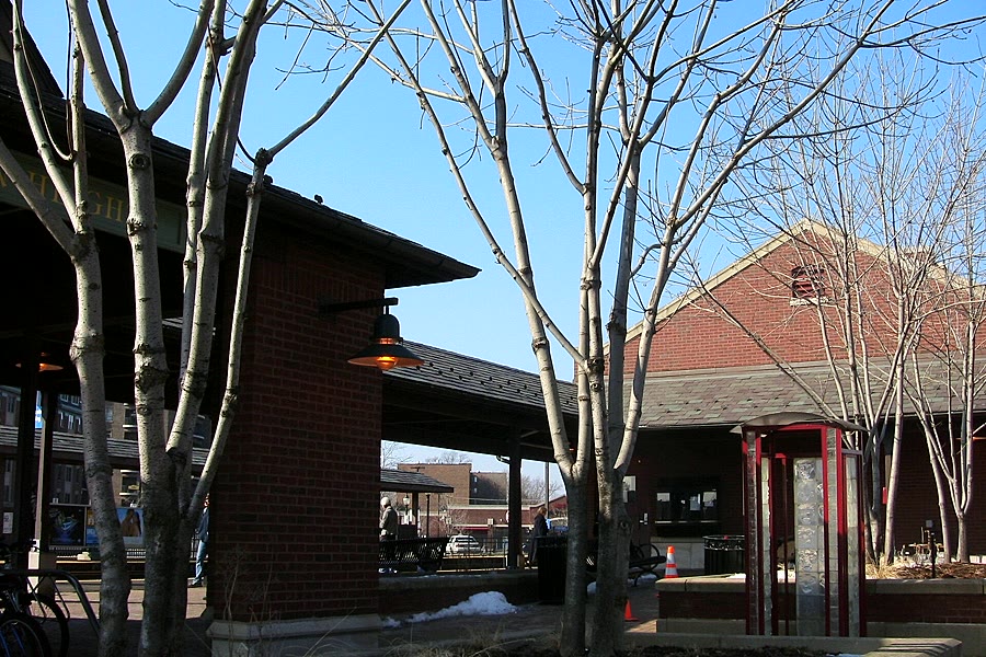 downtown Arlington Heights and the Metra station